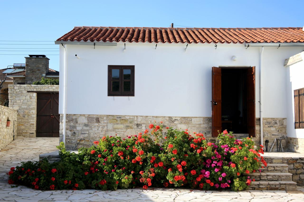 Charoullas Traditional Mansion Villa Alaminos Eksteriør bilde