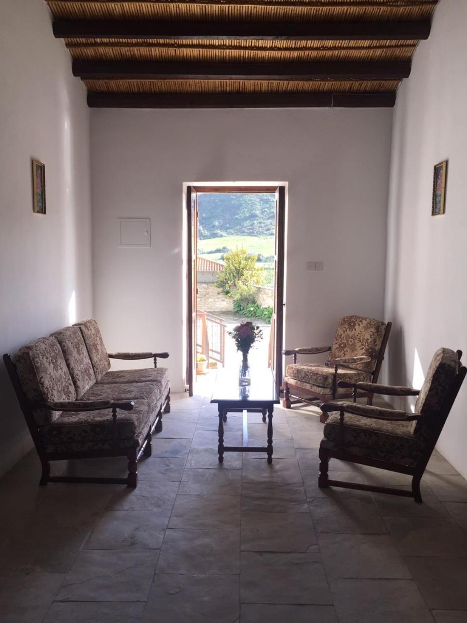 Charoullas Traditional Mansion Villa Alaminos Eksteriør bilde
